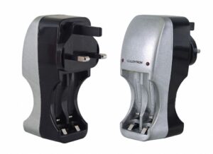 Lloytron Compact AA/AAA Battery Charger