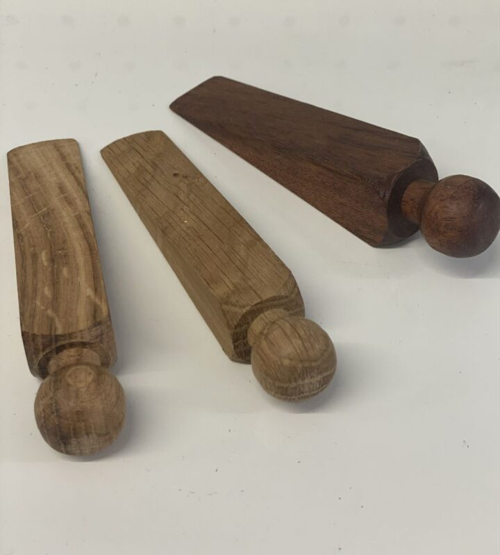 https://shared1.ad-lister.co.uk/UserImages/1175f284-b9df-497c-acb3-a689118a8c36/Img/WO/woodenwedge.jpg